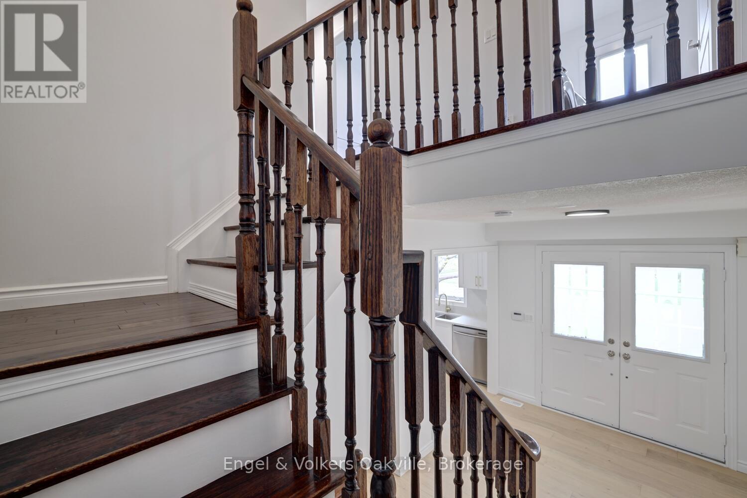 3933 Coachman Circle, Mississauga, Ontario  L5M 6R1 - Photo 17 - W12818944