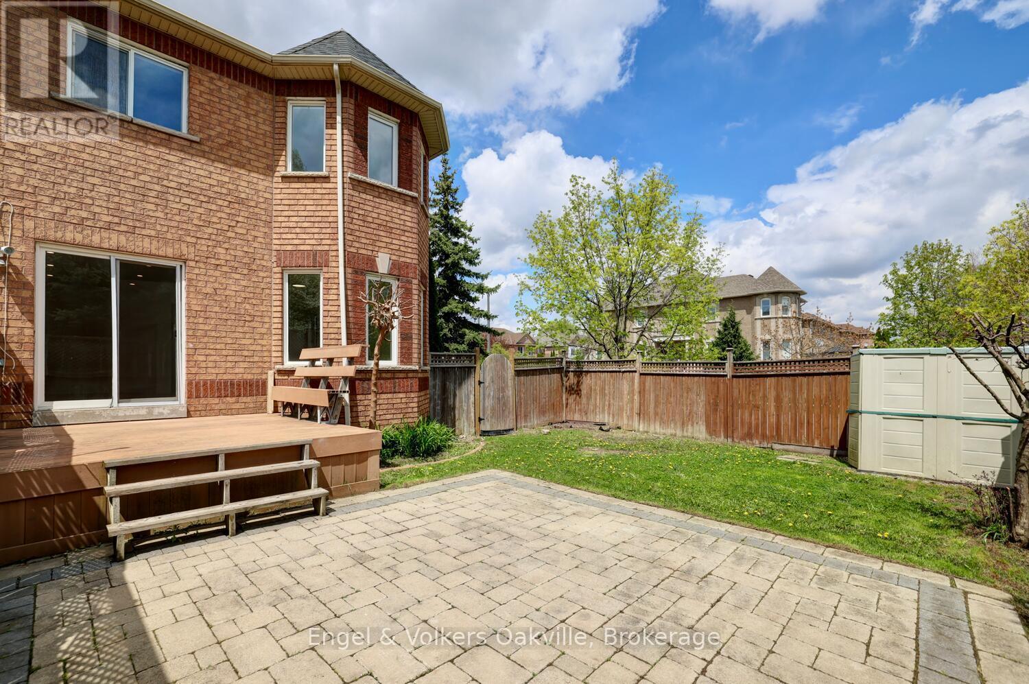 3933 Coachman Circle, Mississauga, Ontario  L5M 6R1 - Photo 41 - W12818944