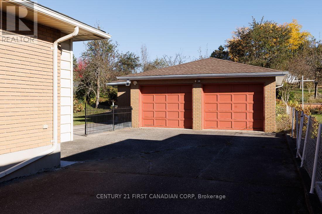 1230 Hamilton Road, London East, Ontario  N5W 1B2 - Photo 3 - X12818804