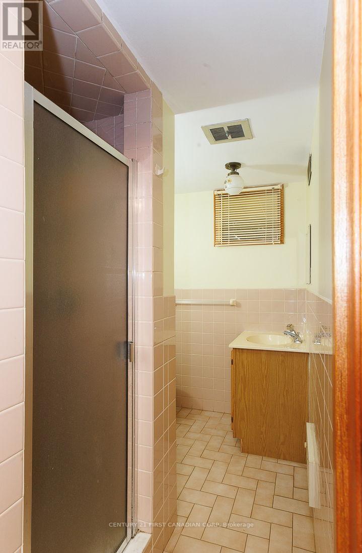 1230 Hamilton Road, London East, Ontario  N5W 1B2 - Photo 37 - X12818804