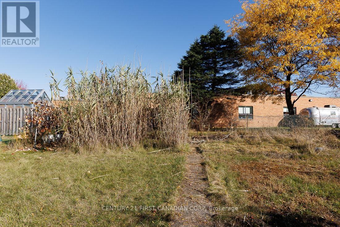 1230 Hamilton Road, London East, Ontario  N5W 1B2 - Photo 5 - X12818804