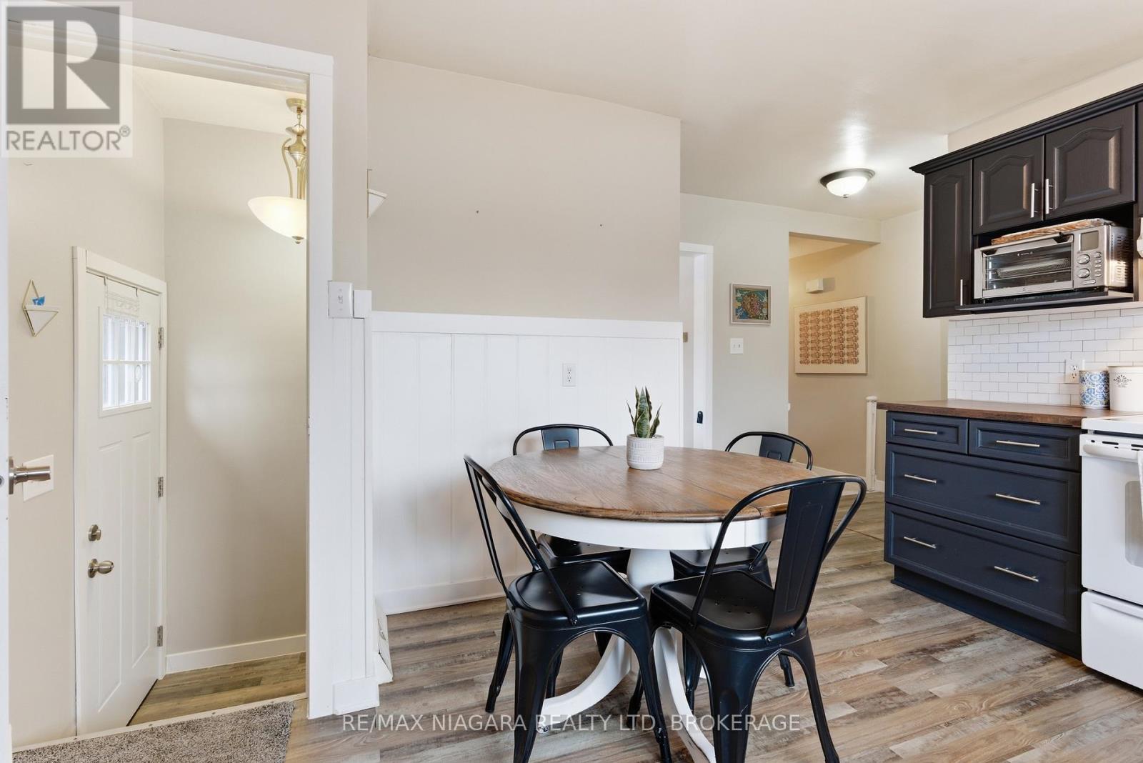 1350 Haist Street, Pelham, Ontario  L0S 1M0 - Photo 14 - X12807322