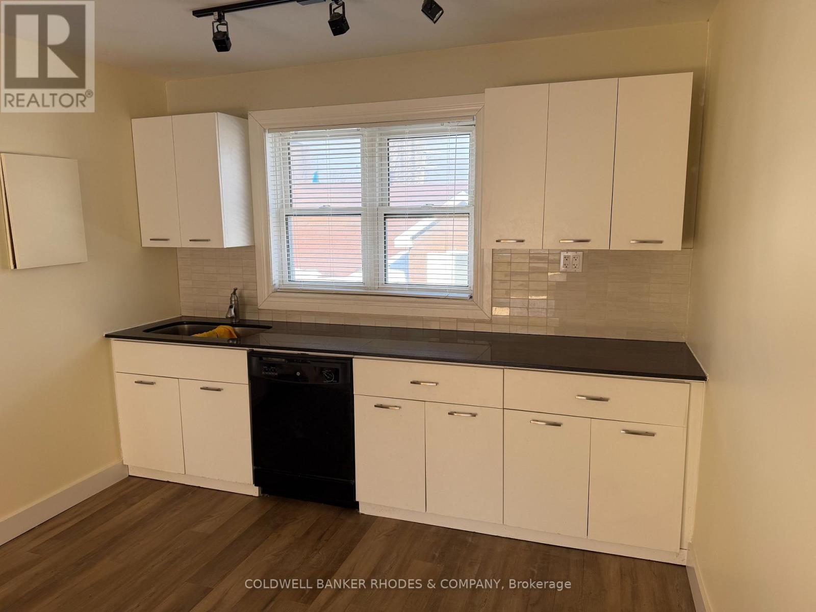 6 - 406 Montreal Road, Ottawa, Ontario  K1K 0V4 - Photo 5 - X12818838