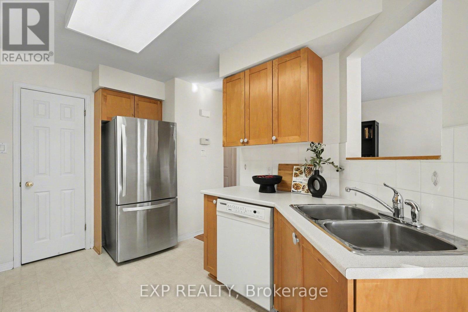 89 Inverkip Avenue, Ottawa, Ontario  K1T 4B9 - Photo 15 - X12818952