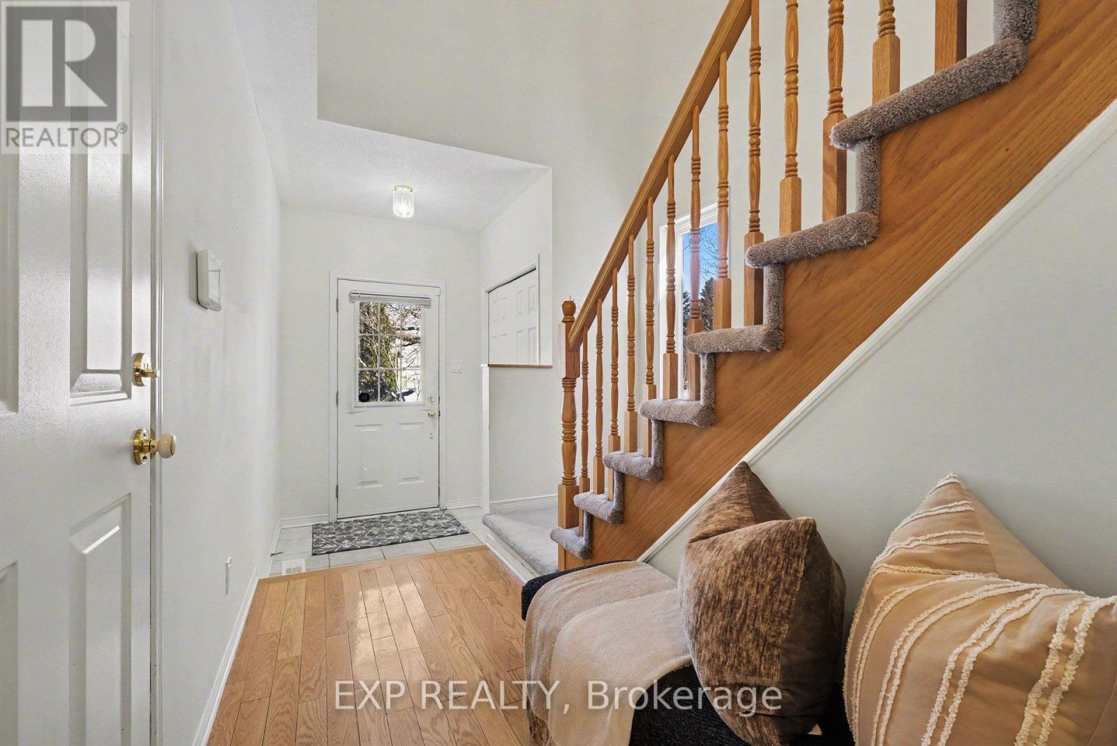 89 Inverkip Avenue, Ottawa, Ontario  K1T 4B9 - Photo 5 - X12818952