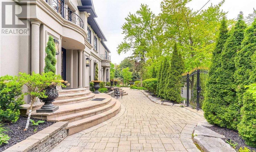 1540 Mississauga Road, Mississauga, Ontario  L5H 2K1 - Photo 3 - W12807984