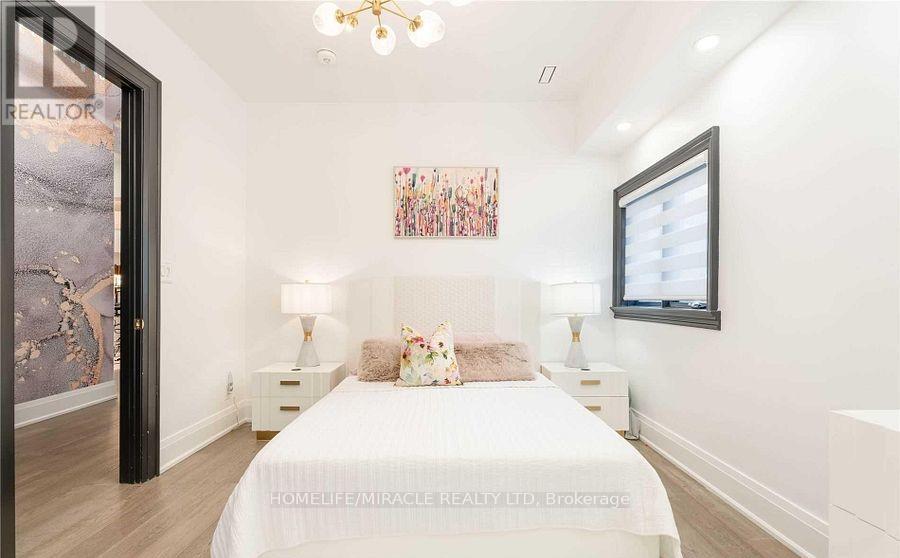 1540 Mississauga Road, Mississauga, Ontario  L5H 2K1 - Photo 21 - W12807984