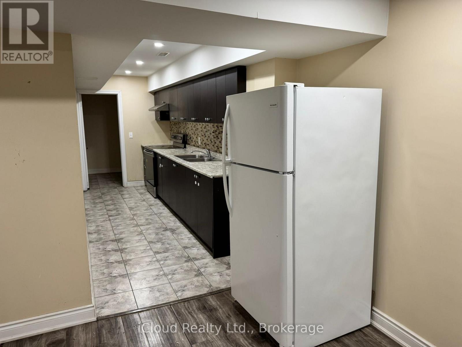 88 West Glen Avenue, Hamilton, Ontario  L8J 0H8 - Photo 26 - X12812492