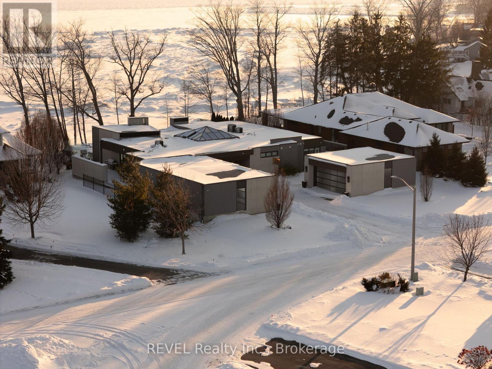 3323 Lakecrest Court, Fort Erie, Ontario  L0S 1N0 - Photo 2 - X12818942