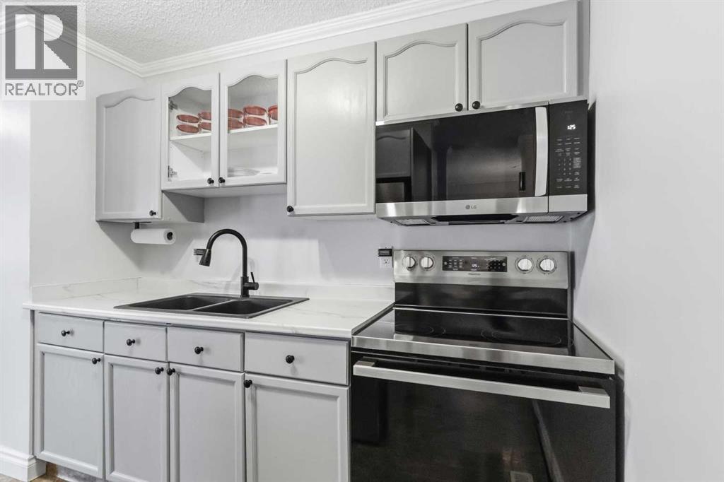 373 Ross Haven Drive, Fort Mcmurray, Alberta  T9H 3P2 - Photo 11 - A2282784