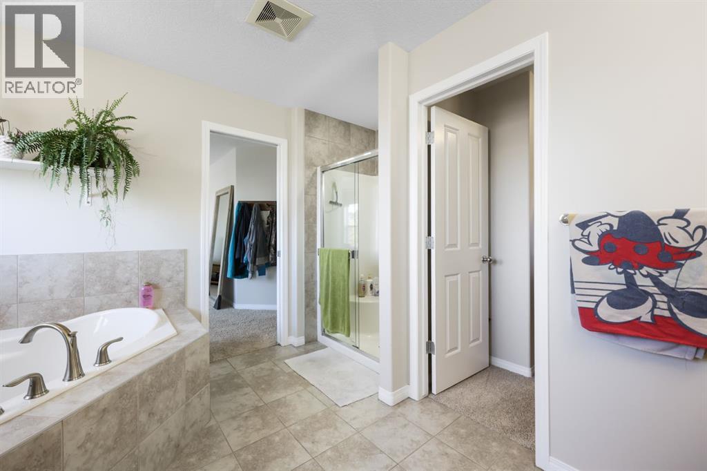 56 Jumping Pound Rise, Cochrane, Alberta  T4C 0K6 - Photo 32 - A2282578