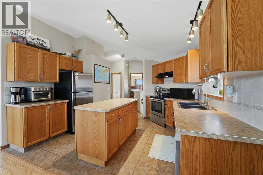 1 Duval Crescent, Red Deer, Alberta  T4R 2Y7 - Photo 5 - A2279701