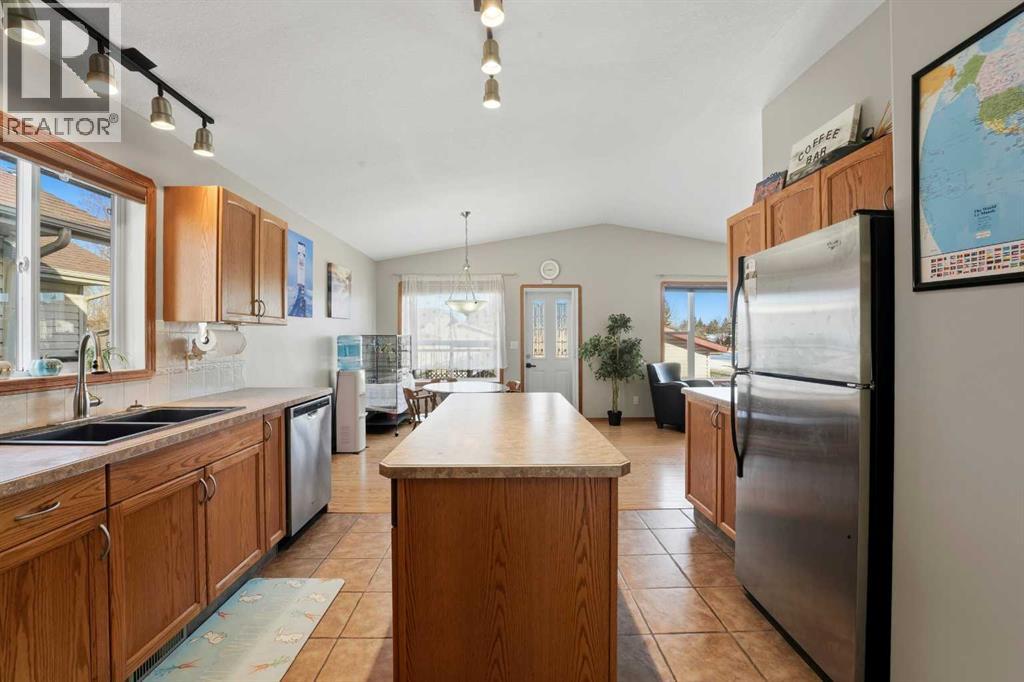 1 Duval Crescent, Red Deer, Alberta  T4R 2Y7 - Photo 3 - A2279701