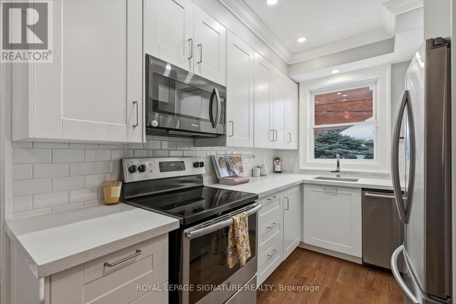 55 Atlas Avenue, Toronto, Ontario  M6C 3P1 - Photo 15 - C12818680