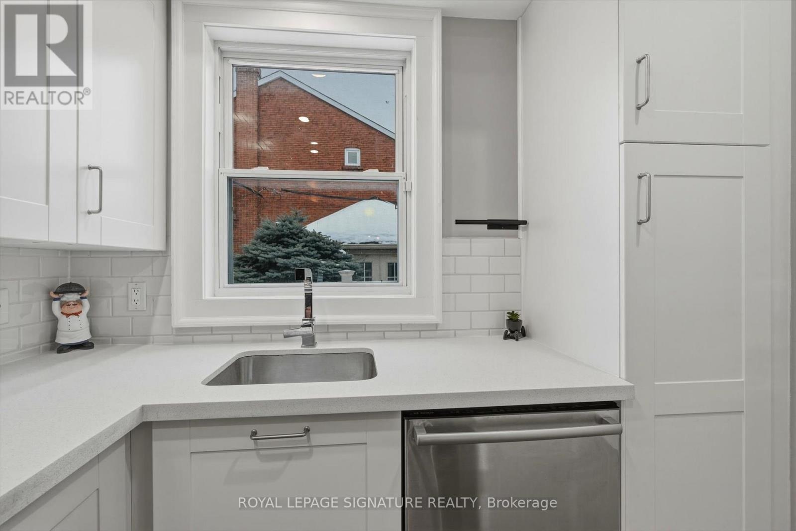 55 Atlas Avenue, Toronto, Ontario  M6C 3P1 - Photo 18 - C12818680