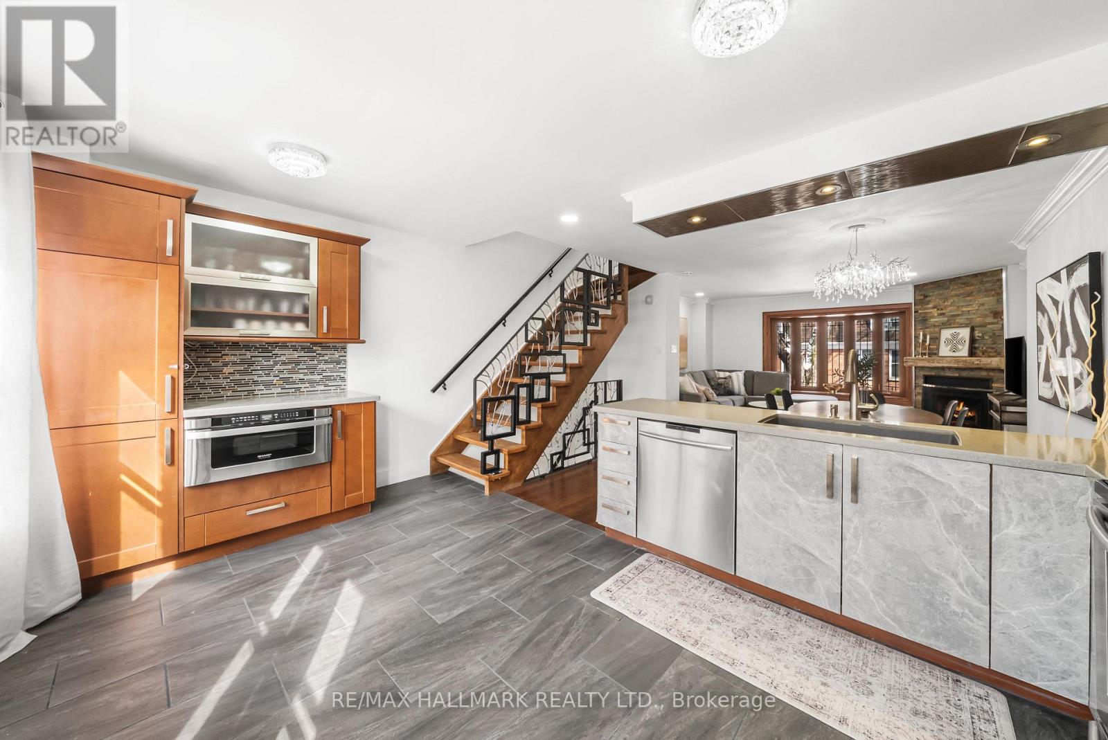 9 Douville Court, Toronto, Ontario  M5A 4E7 - Photo 13 - C12818708