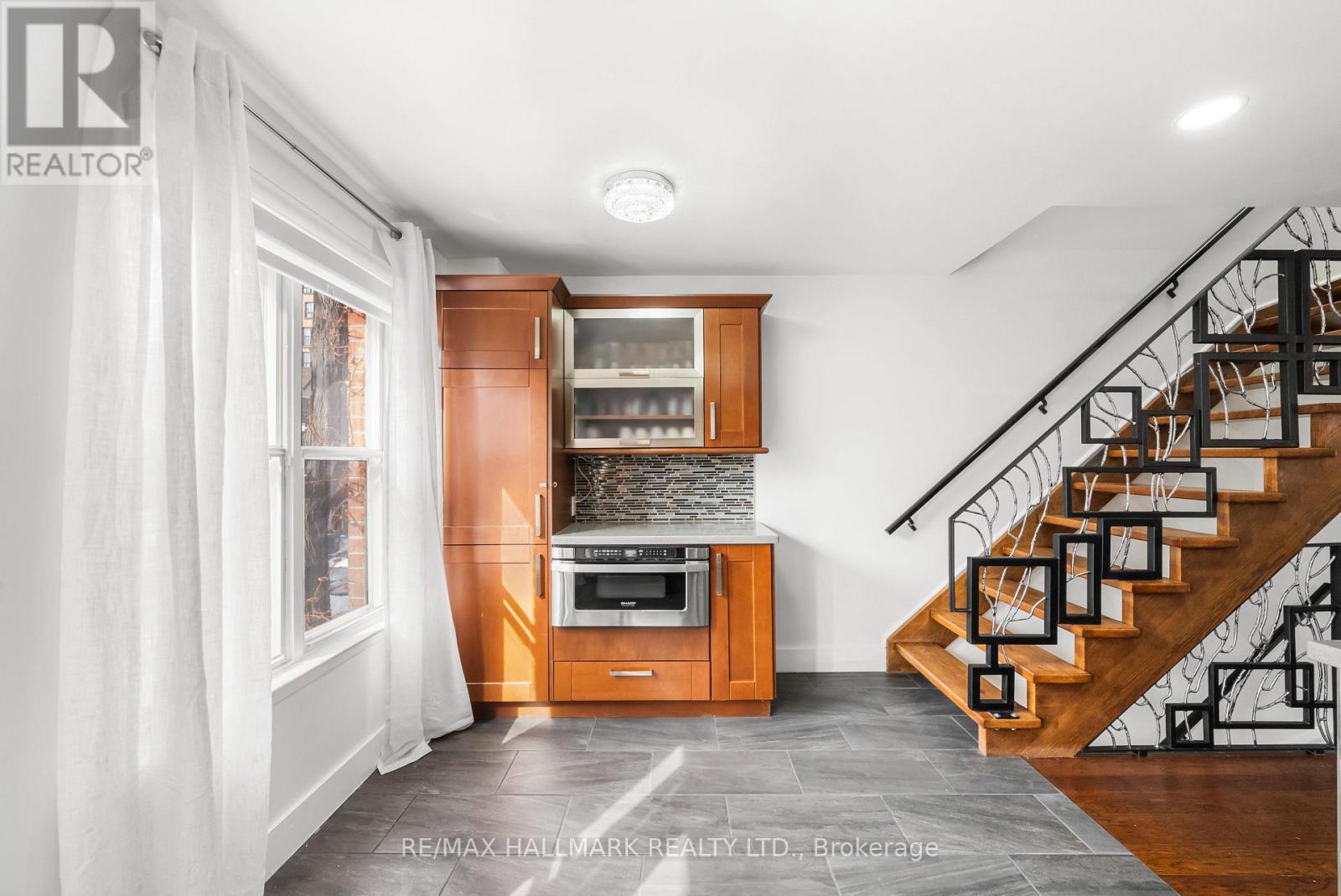 9 Douville Court, Toronto, Ontario  M5A 4E7 - Photo 15 - C12818708