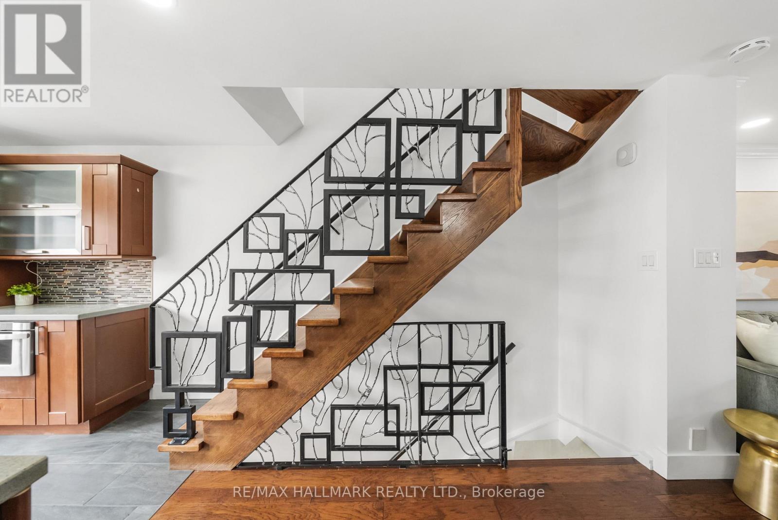 9 Douville Court, Toronto, Ontario  M5A 4E7 - Photo 16 - C12818708