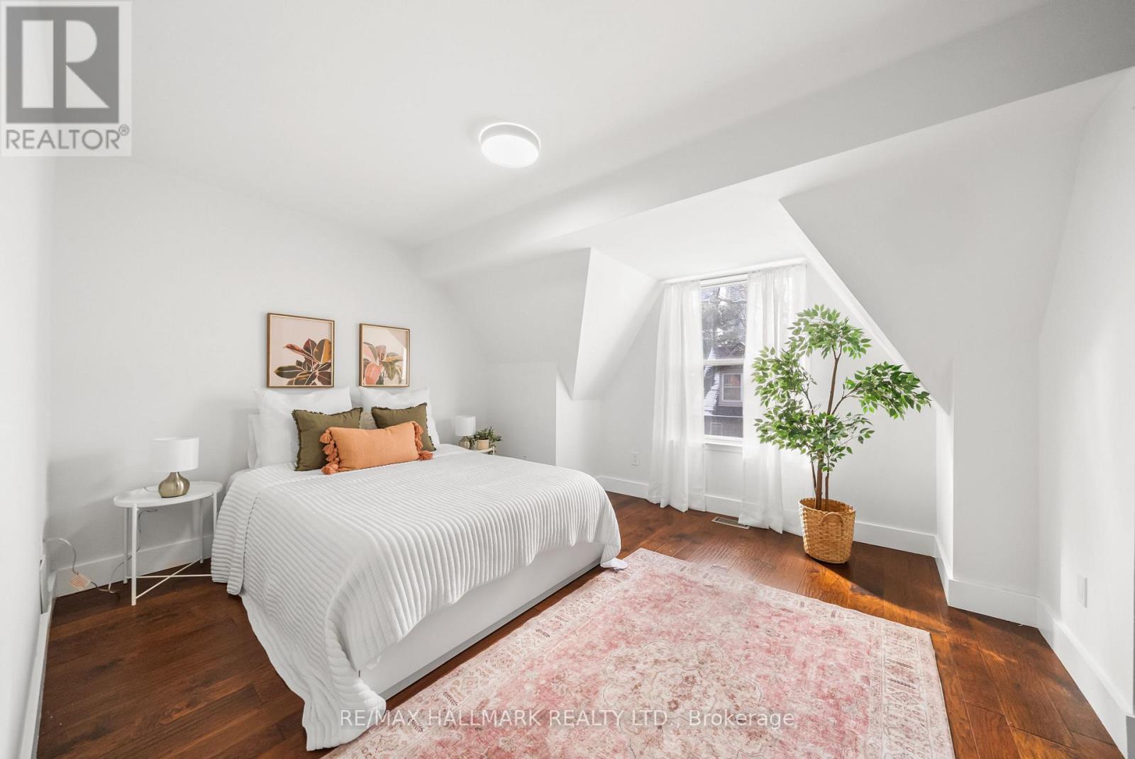 9 Douville Court, Toronto, Ontario  M5A 4E7 - Photo 17 - C12818708