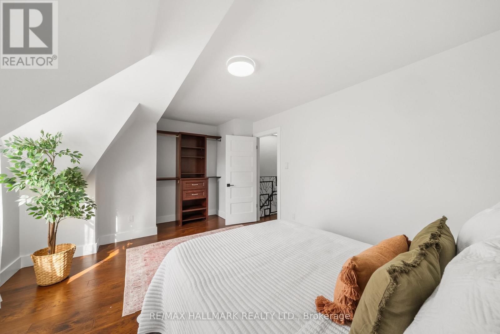 9 Douville Court, Toronto, Ontario  M5A 4E7 - Photo 19 - C12818708