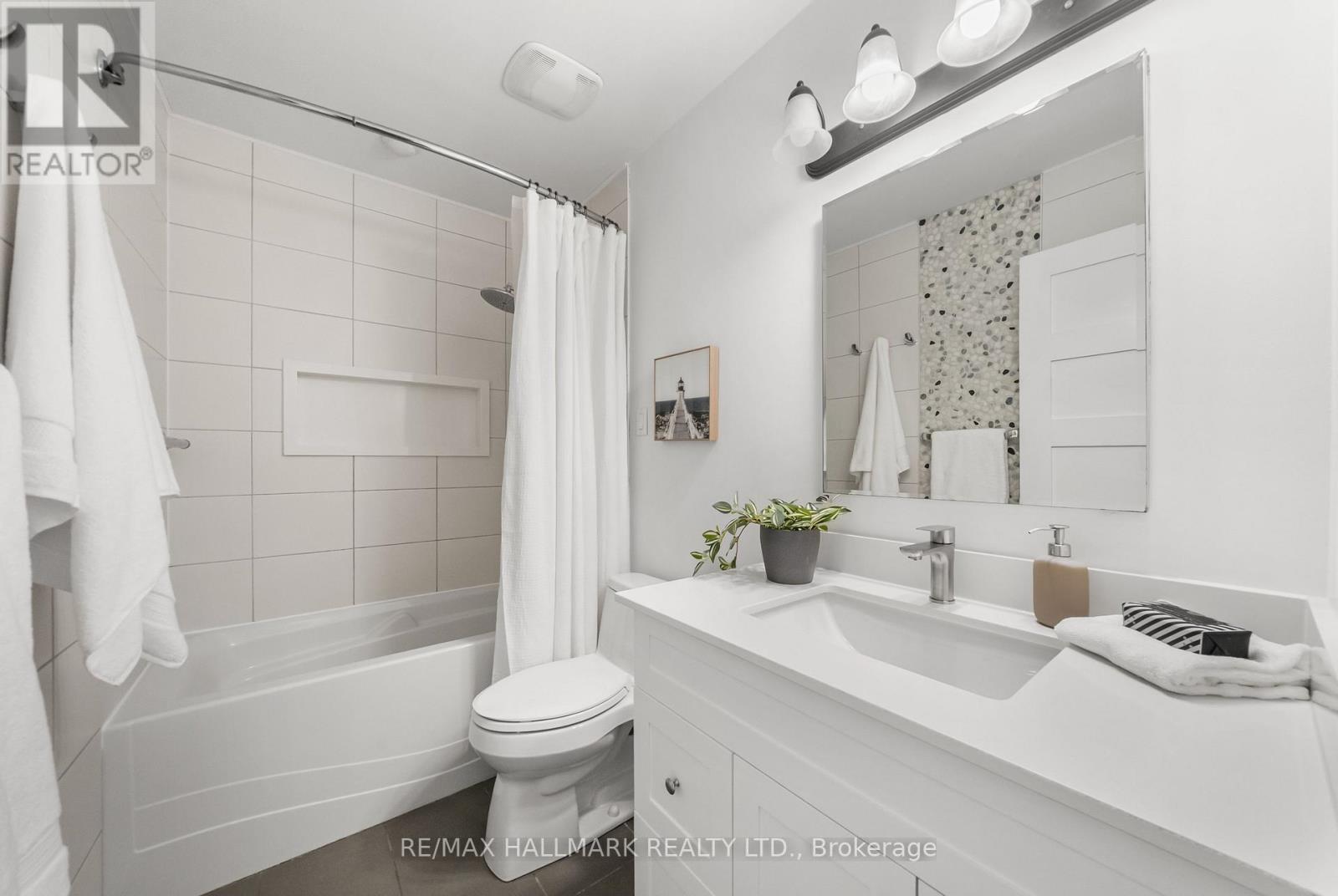 9 Douville Court, Toronto, Ontario  M5A 4E7 - Photo 20 - C12818708