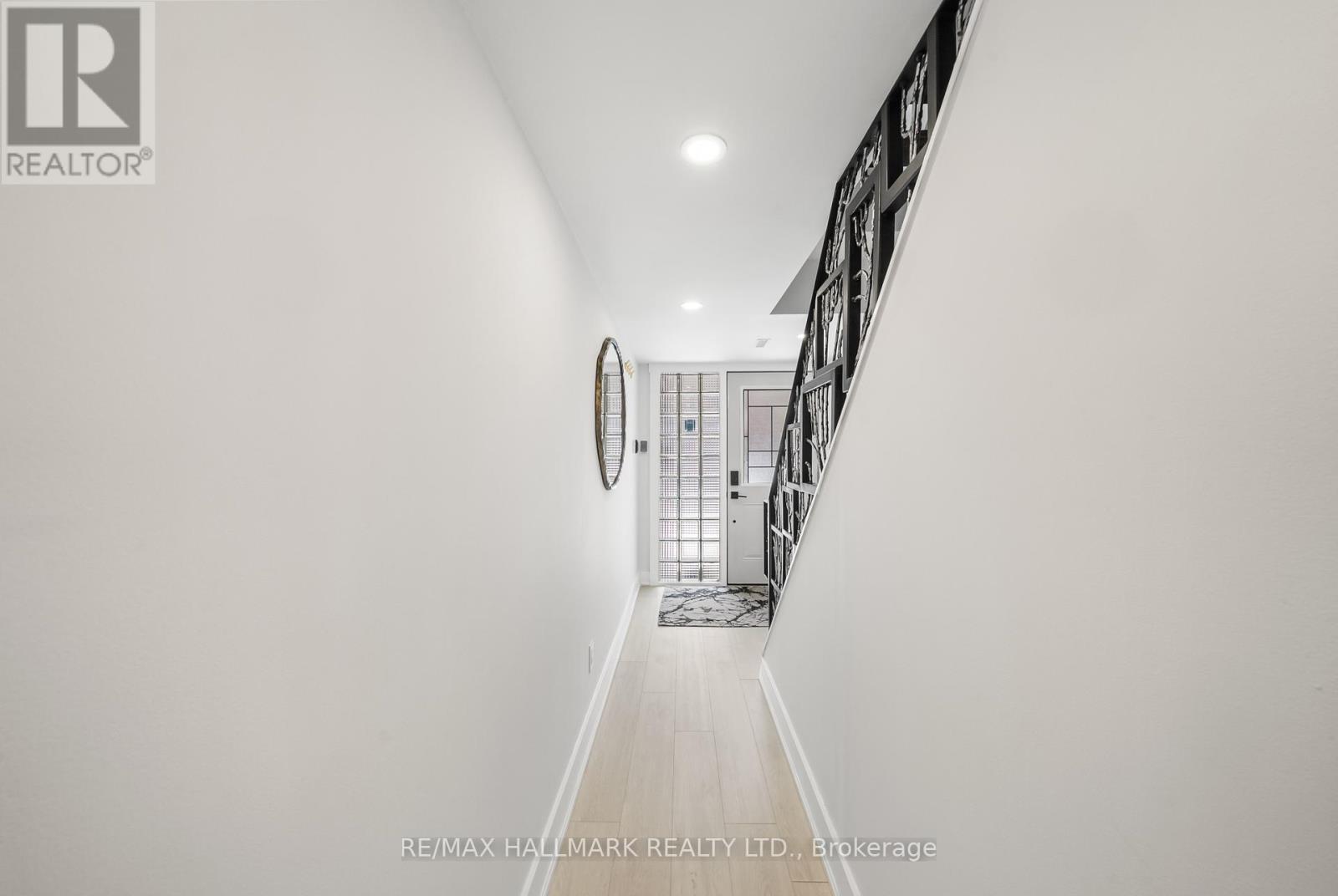 9 Douville Court, Toronto, Ontario  M5A 4E7 - Photo 24 - C12818708