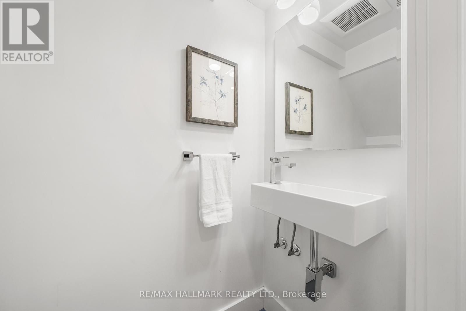 9 Douville Court, Toronto, Ontario  M5A 4E7 - Photo 29 - C12818708