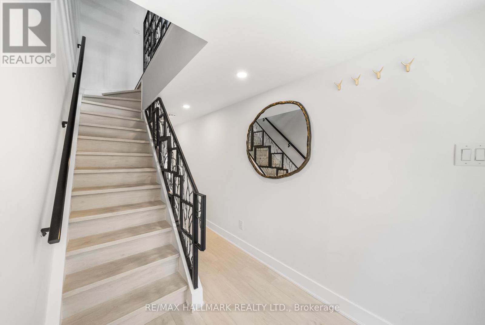 9 Douville Court, Toronto, Ontario  M5A 4E7 - Photo 3 - C12818708