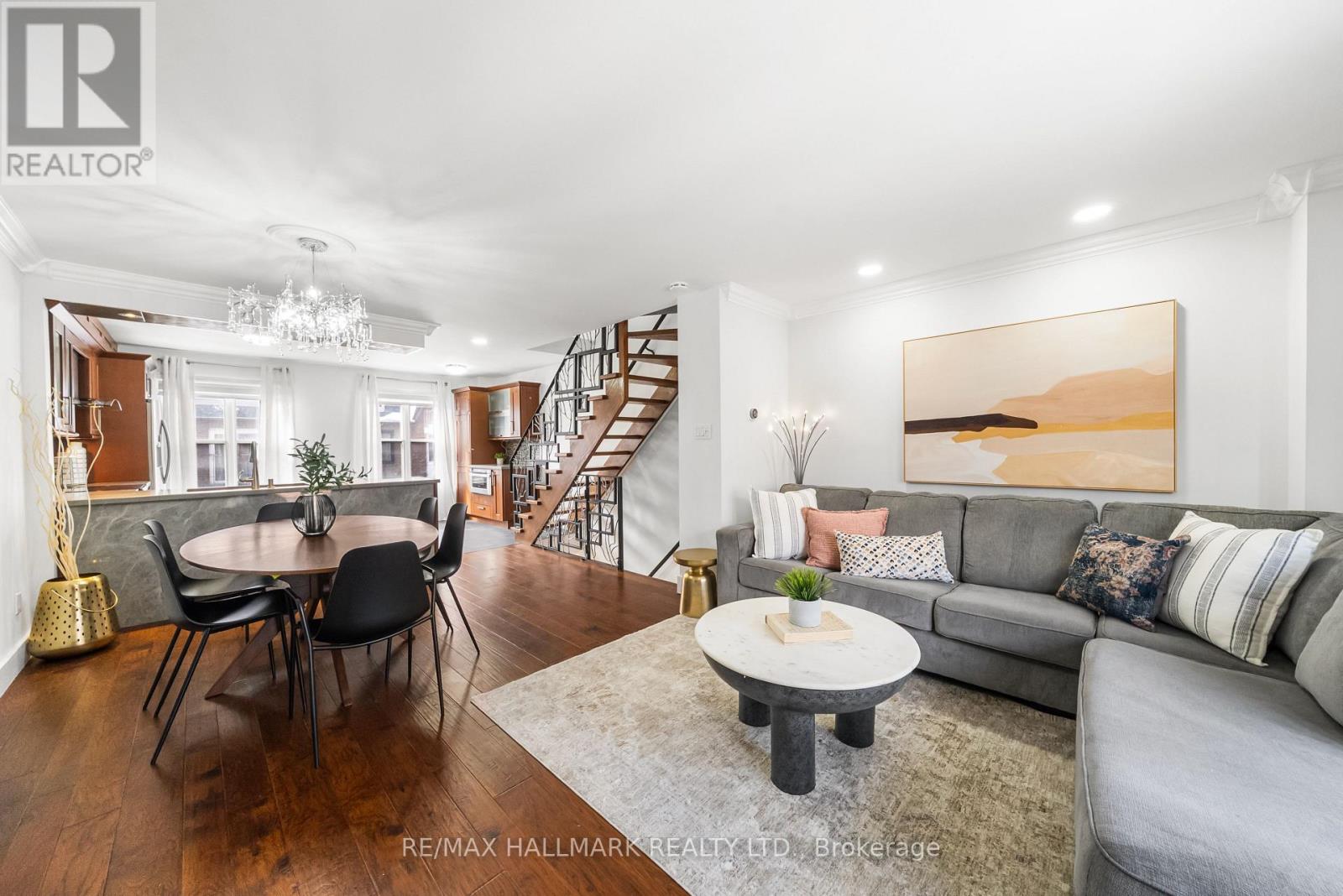 9 Douville Court, Toronto, Ontario  M5A 4E7 - Photo 7 - C12818708