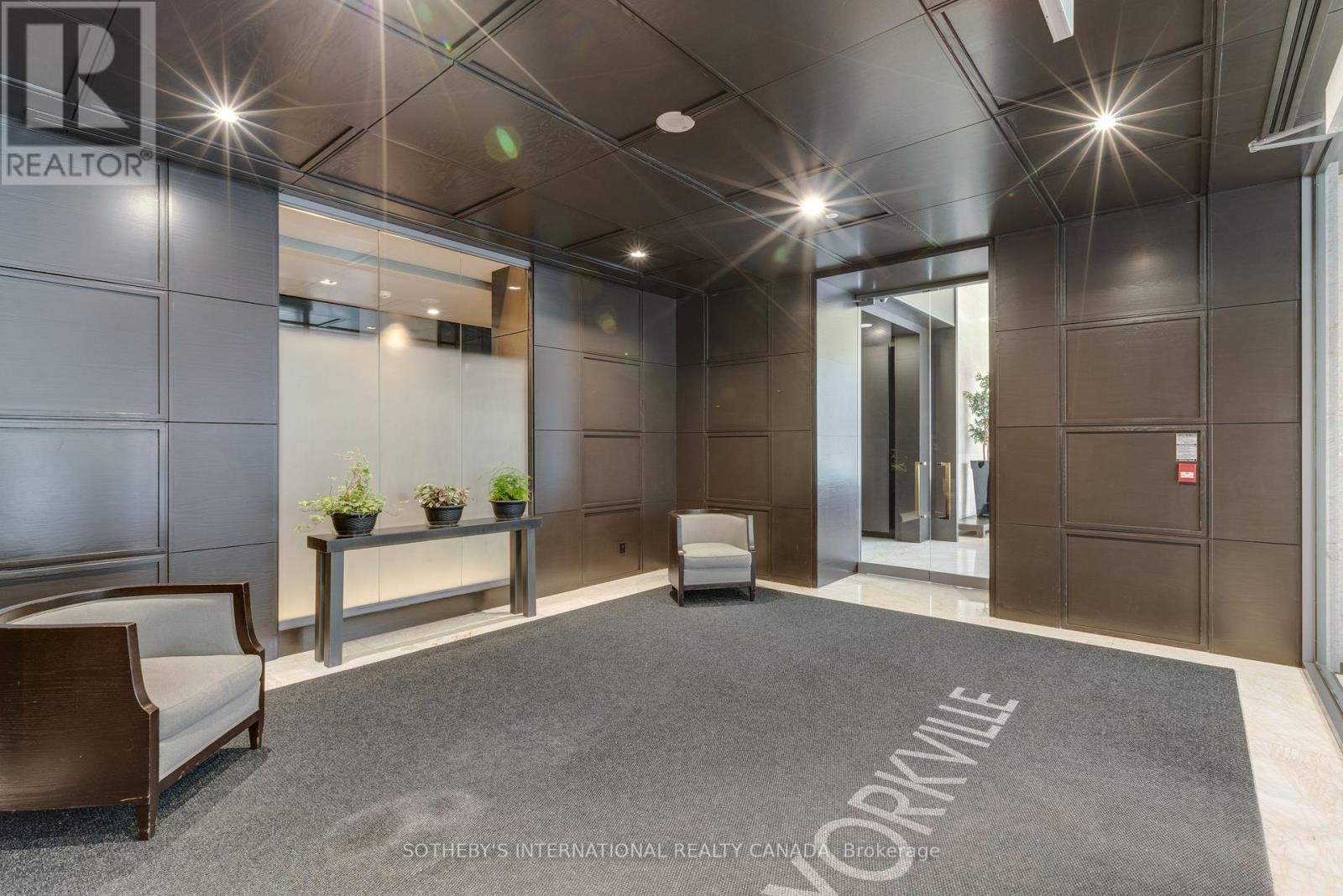 2001 - 18 Yorkville Avenue, Toronto, Ontario  M4W 1L4 - Photo 10 - C12818932