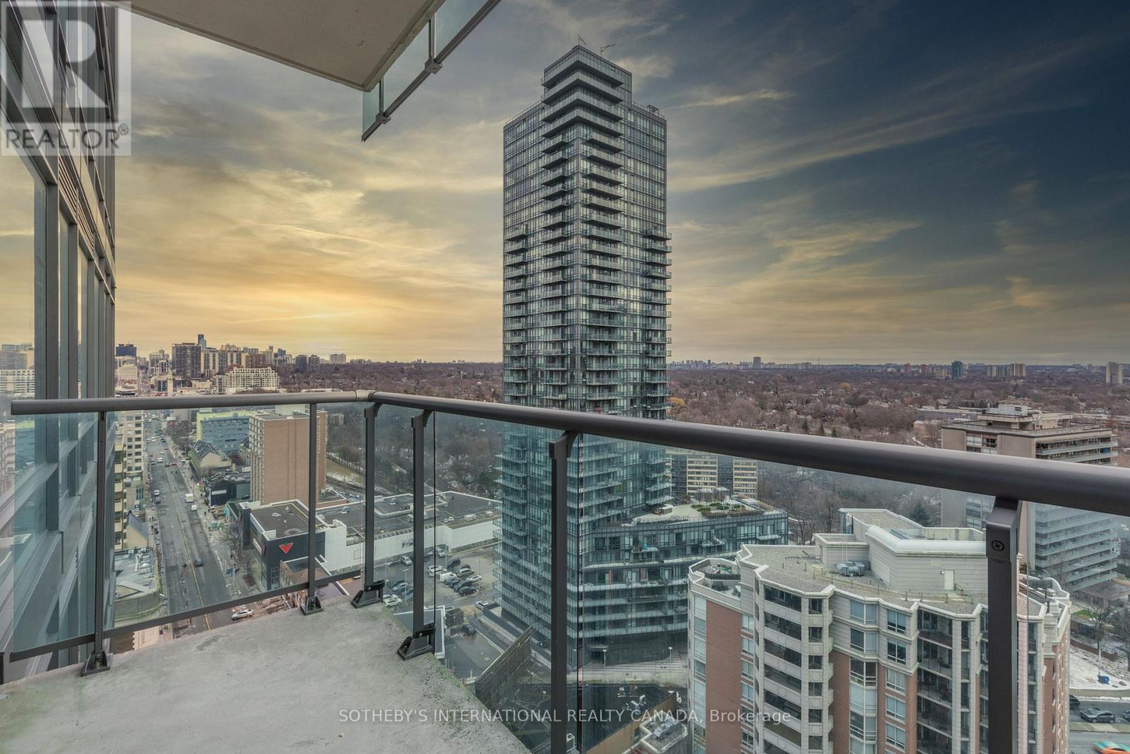 2001 - 18 Yorkville Avenue, Toronto, Ontario  M4W 1L4 - Photo 2 - C12818932