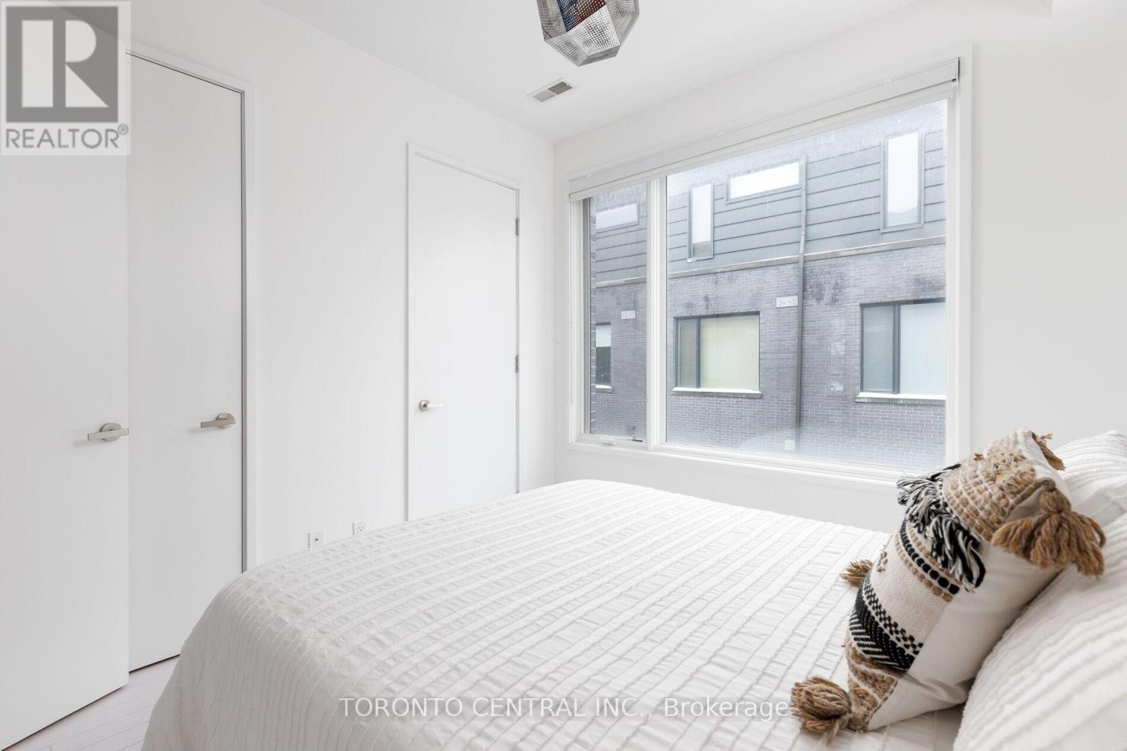 258 Manning Avenue, Toronto, Ontario  M6J 2K7 - Photo 22 - C12818970