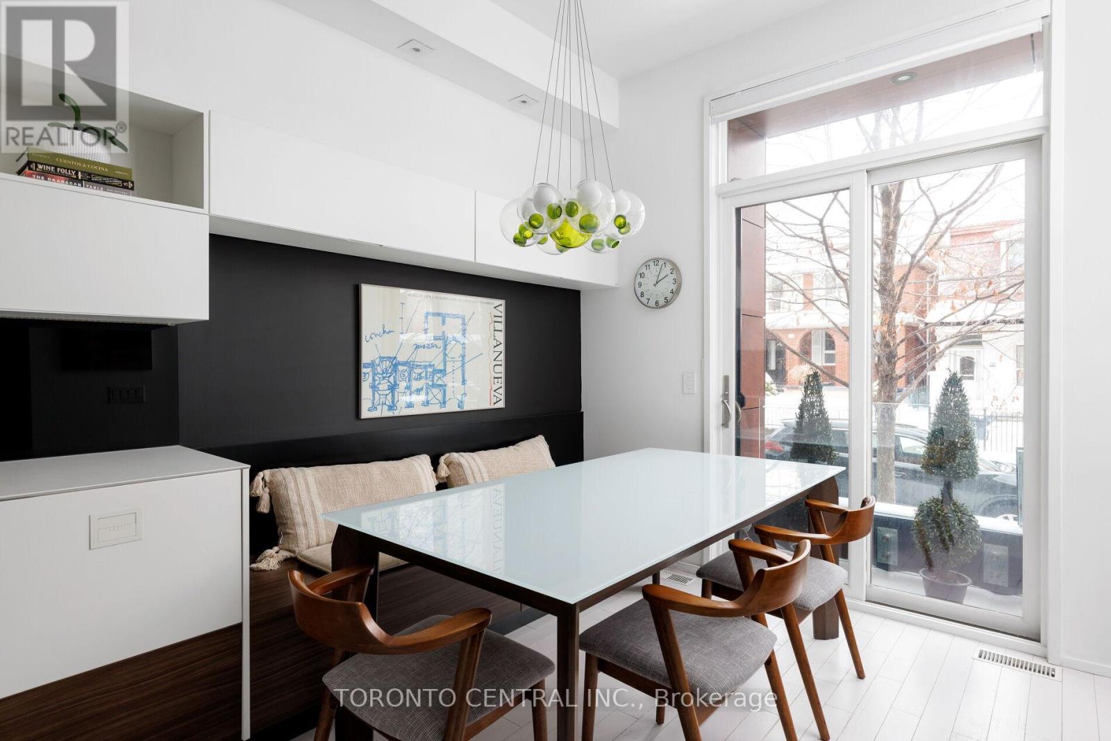 258 Manning Avenue, Toronto, Ontario  M6J 2K7 - Photo 3 - C12818970