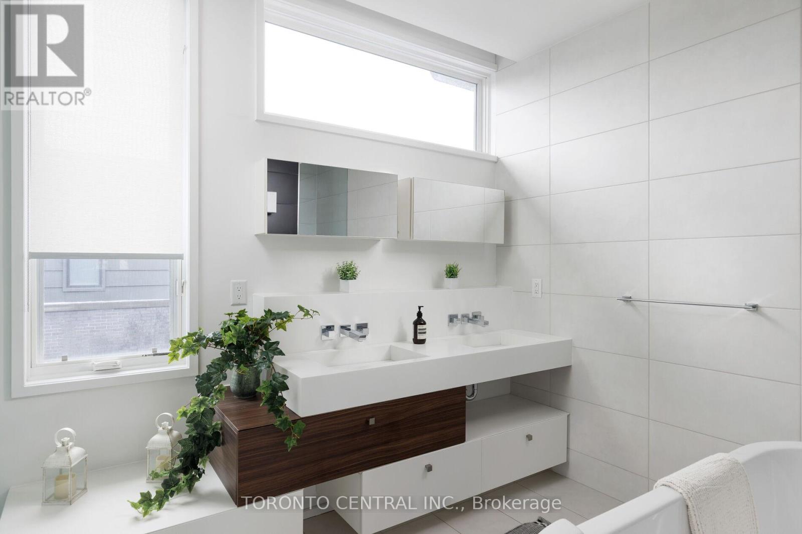 258 Manning Avenue, Toronto, Ontario  M6J 2K7 - Photo 35 - C12818970