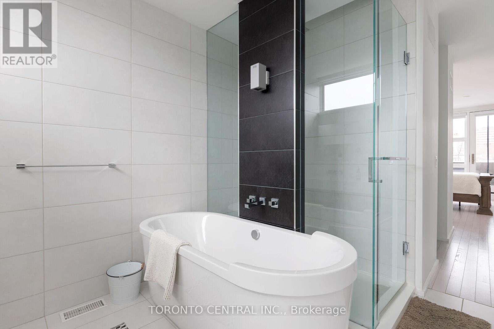 258 Manning Avenue, Toronto, Ontario  M6J 2K7 - Photo 36 - C12818970