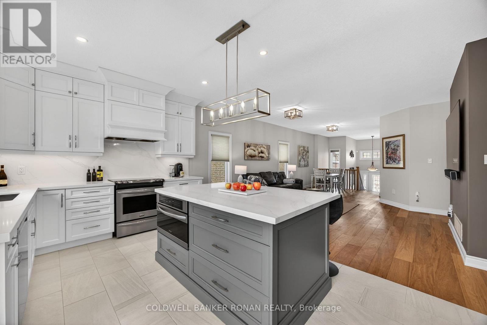 126 Gray Avenue, New Tecumseth, Ontario  L9R 0G4 - Photo 14 - N12818720