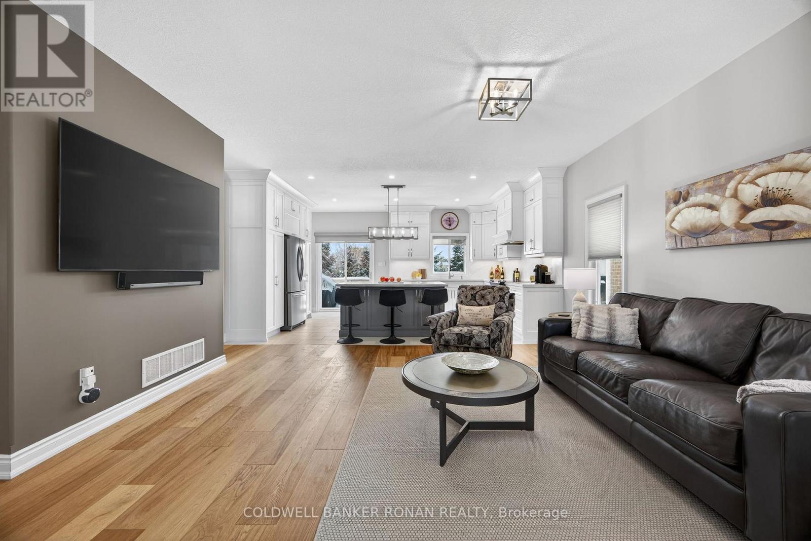 126 Gray Avenue, New Tecumseth, Ontario  L9R 0G4 - Photo 6 - N12818720