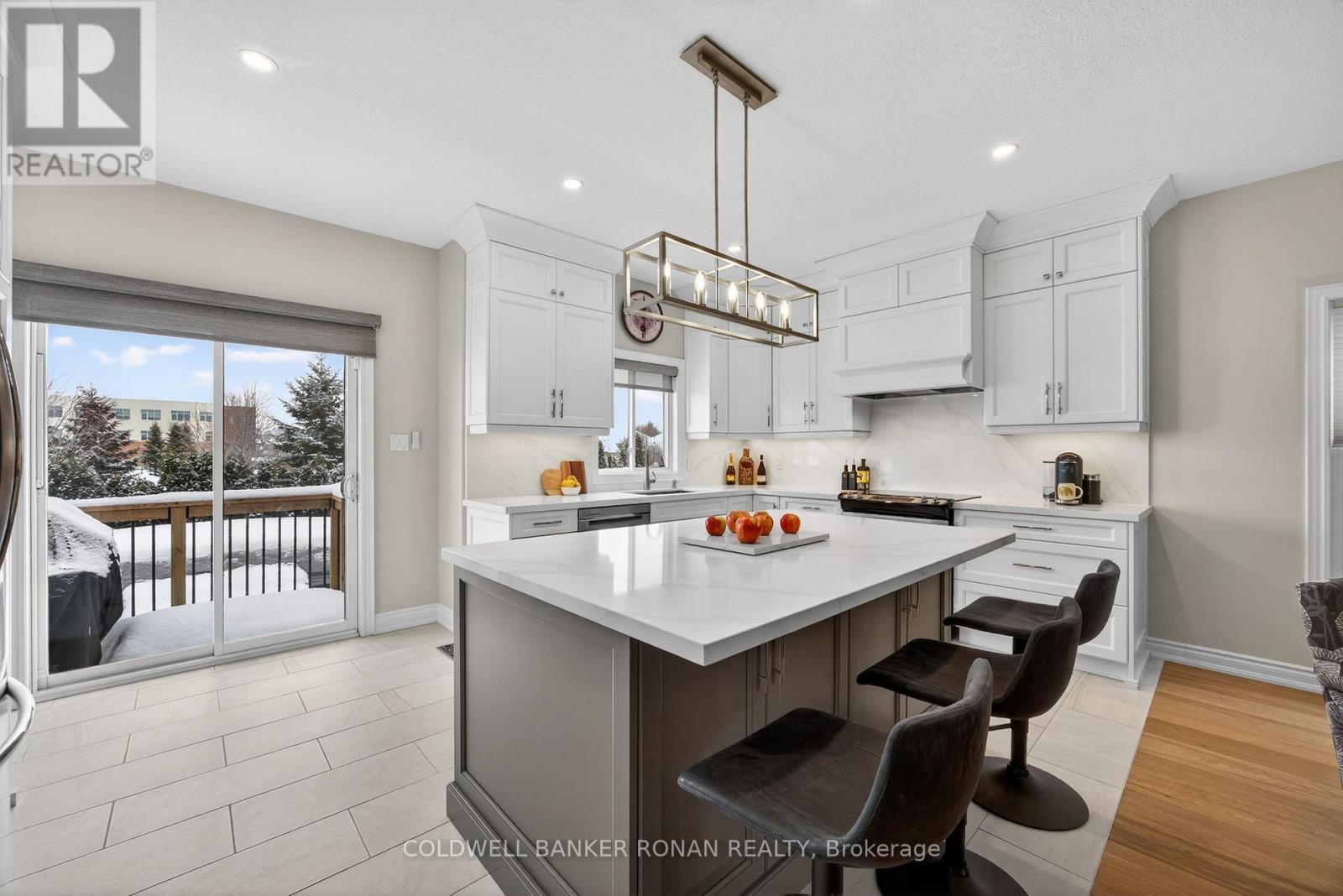 126 Gray Avenue, New Tecumseth, Ontario  L9R 0G4 - Photo 9 - N12818720