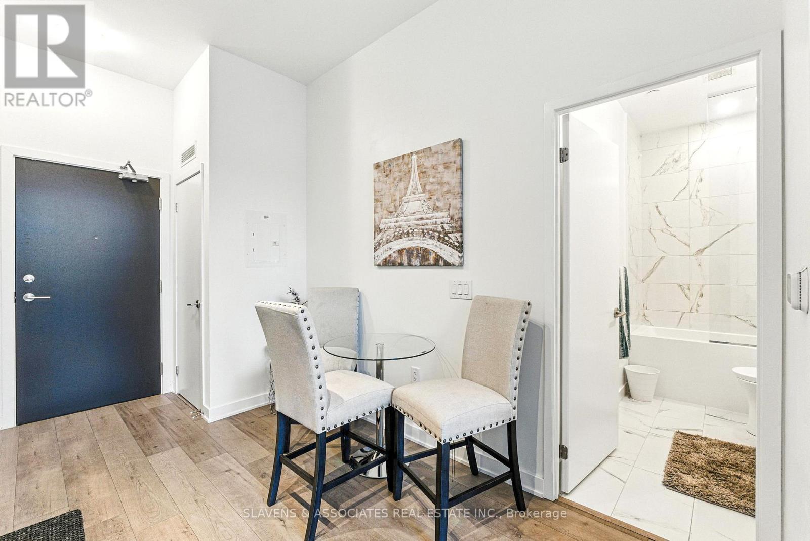 201 - 60 Honeycrisp Crescent, Vaughan, Ontario  L4K 0N5 - Photo 9 - N12818756