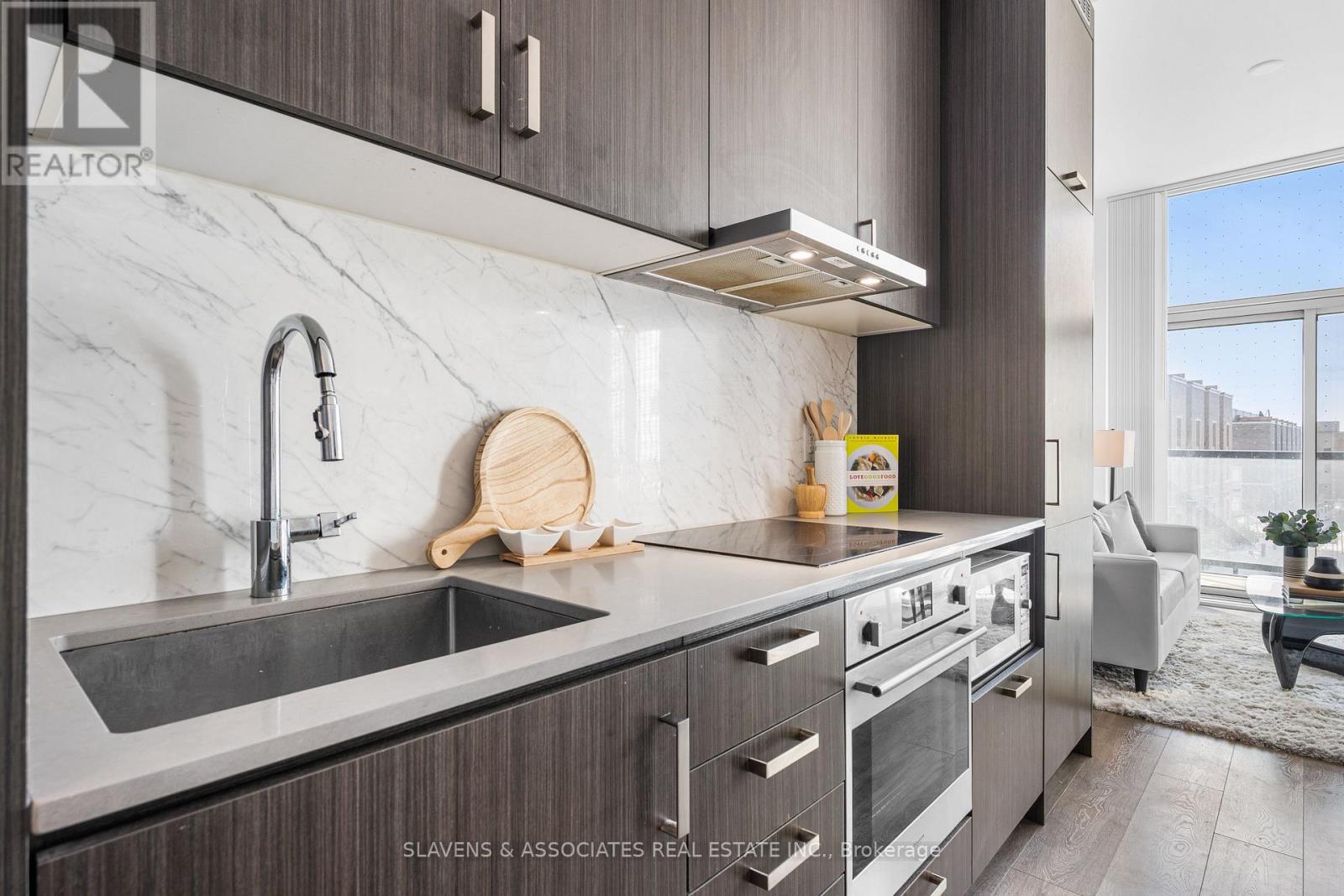 223 - 60 Honeycrisp Crescent, Vaughan, Ontario  L4K 0N5 - Photo 7 - N12818764