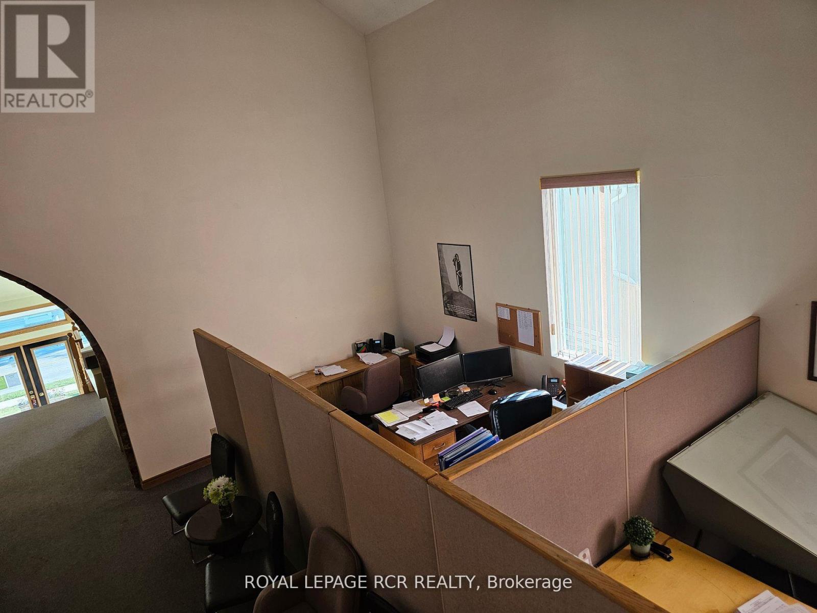 Main 1c - 411 Queen Street, Newmarket, Ontario  L3Y 2G9 - Photo 6 - N12818816