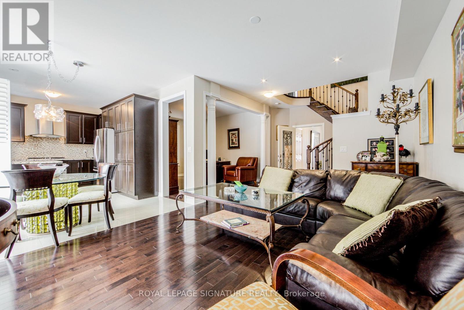 4 Amaranth Court, Richmond Hill, Ontario  L4E 0M2 - Photo 12 - N12818826