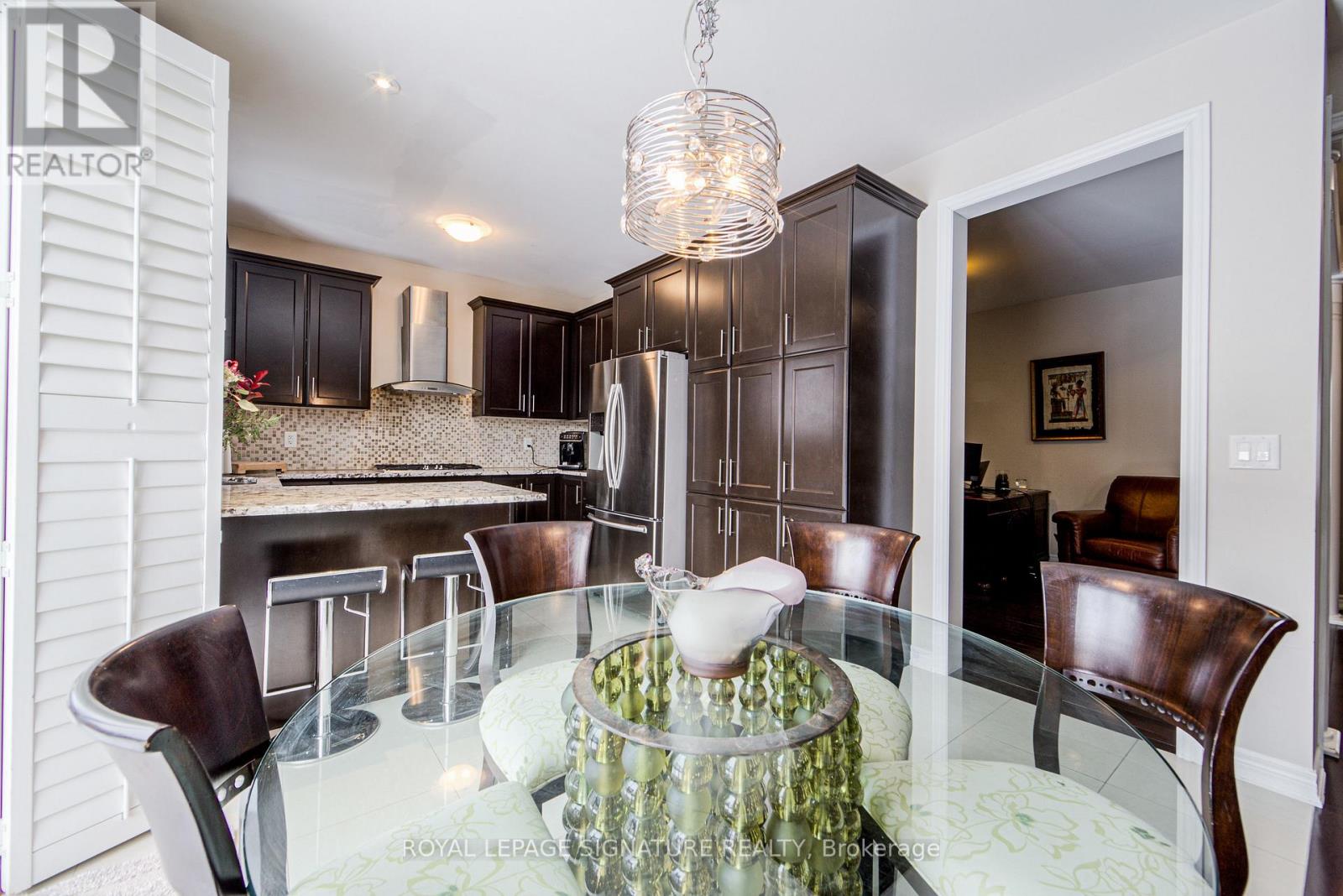 4 Amaranth Court, Richmond Hill, Ontario  L4E 0M2 - Photo 14 - N12818826