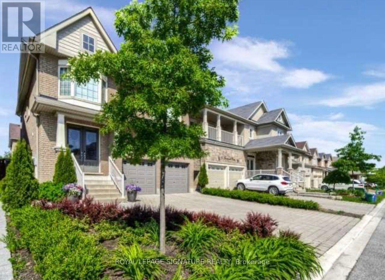 4 Amaranth Court, Richmond Hill, Ontario  L4E 0M2 - Photo 3 - N12818826