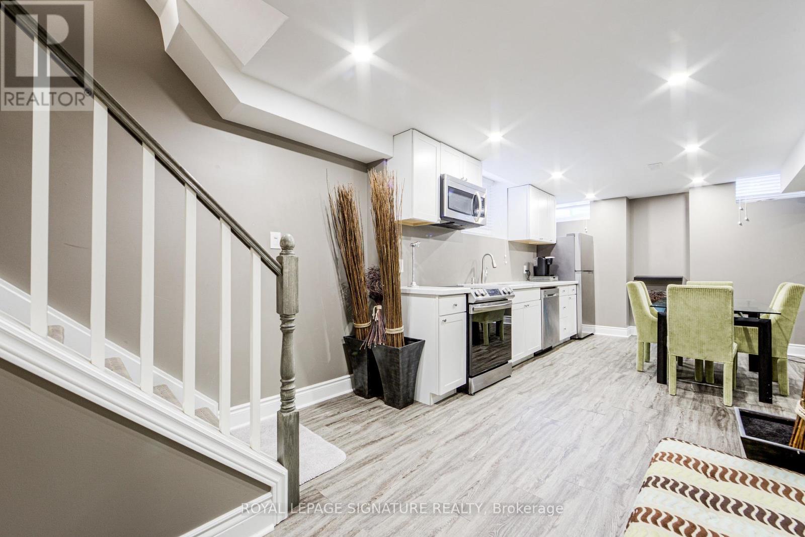 4 Amaranth Court, Richmond Hill, Ontario  L4E 0M2 - Photo 35 - N12818826