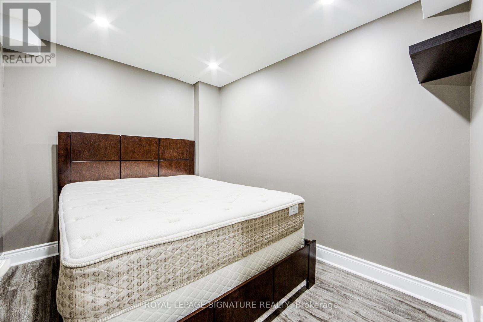 4 Amaranth Court, Richmond Hill, Ontario  L4E 0M2 - Photo 39 - N12818826