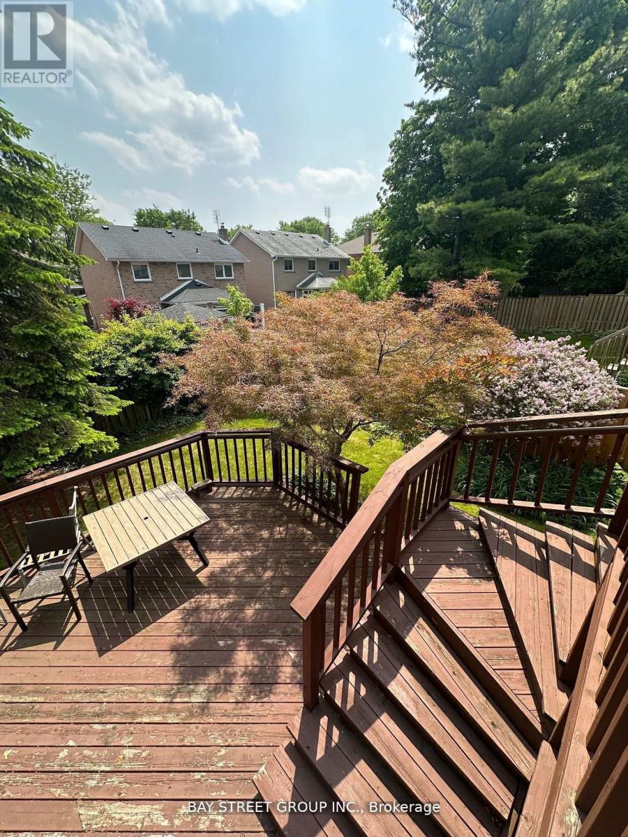 Upper Level - 9 Chadburn Crescent, Aurora, Ontario  L4G 4T4 - Photo 2 - N12818900