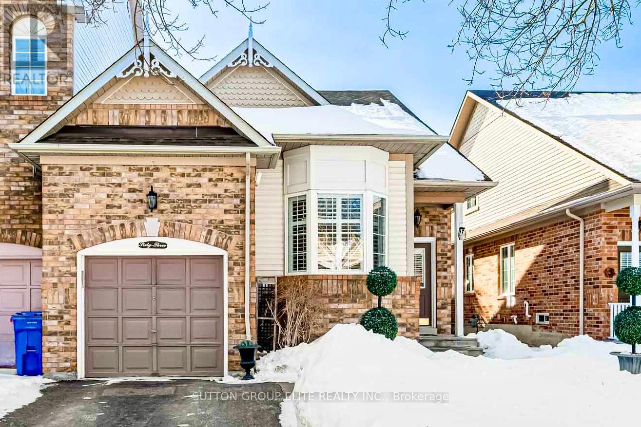 63 OCHALSKI ROAD, Aurora, Ontario