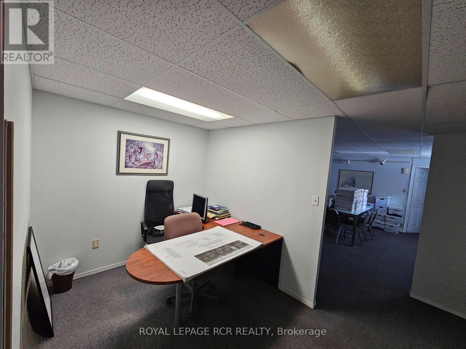 Lower Cubicle - 411 Queen Street, Newmarket, Ontario  L3Y 2G9 - Photo 8 - N12818960