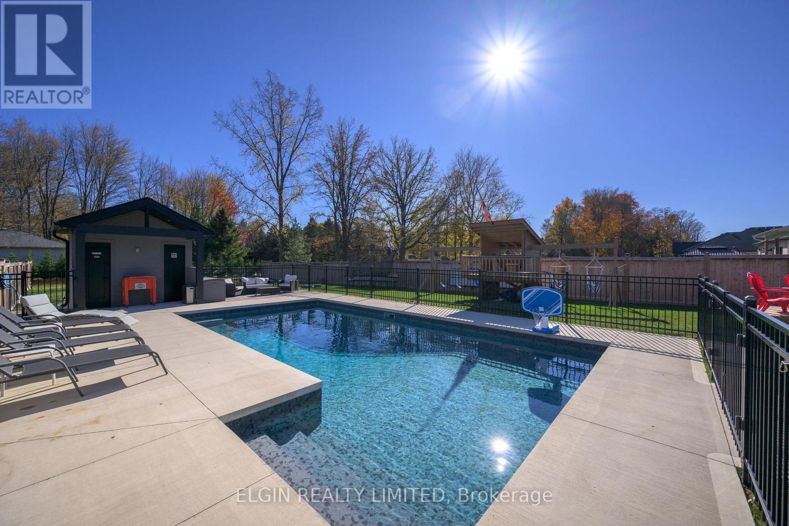 107 Optimist Drive, Southwold, Ontario  N5P 0G2 - Photo 39 - X12815444